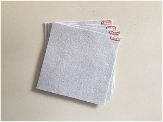 铺设蜜桃永久免费布完美解决半刚性基层脆性