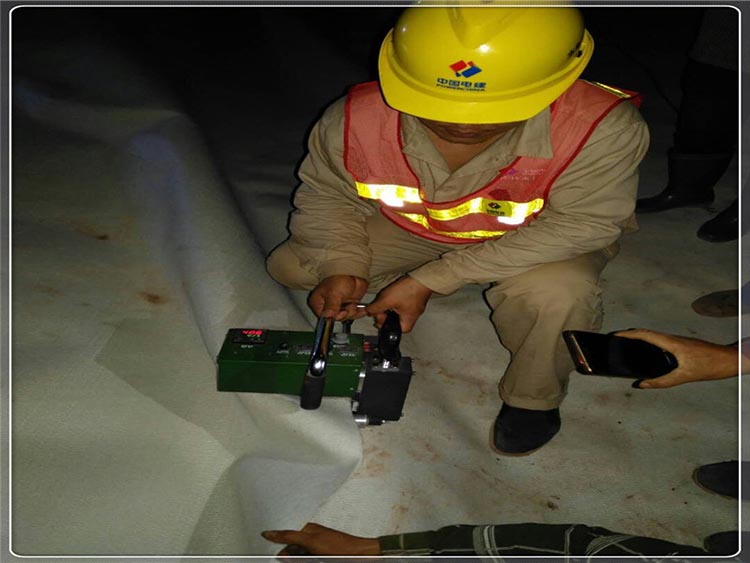 复合蜜桃永久免费膜在红旗河工程应用所向披靡