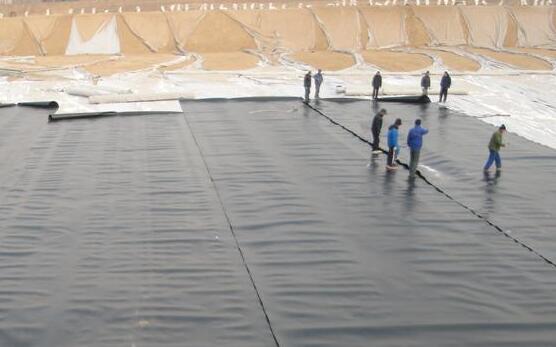 蜜桃永久免费膜铺设及修补方法