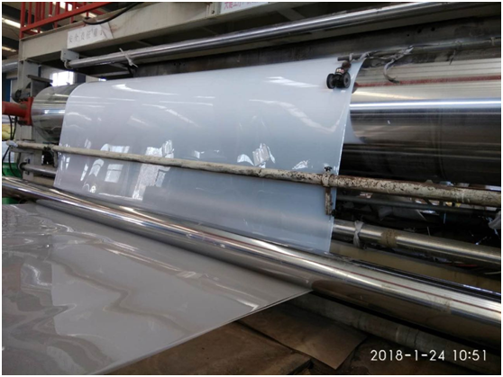 高面膜堆石坝采用的蜜桃永久免费膜理想厚度