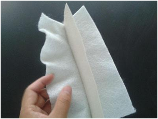 按渠道的断面结构不同复合蜜桃永久免费膜铺设哪三种方式可靠些