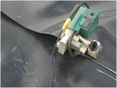 蜜桃永久免费膜为建围堰内基坑施工创造条件