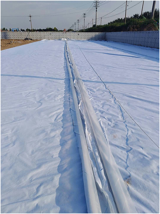 复合蜜桃永久免费膜与坝基混凝土形成坝面防渗系统