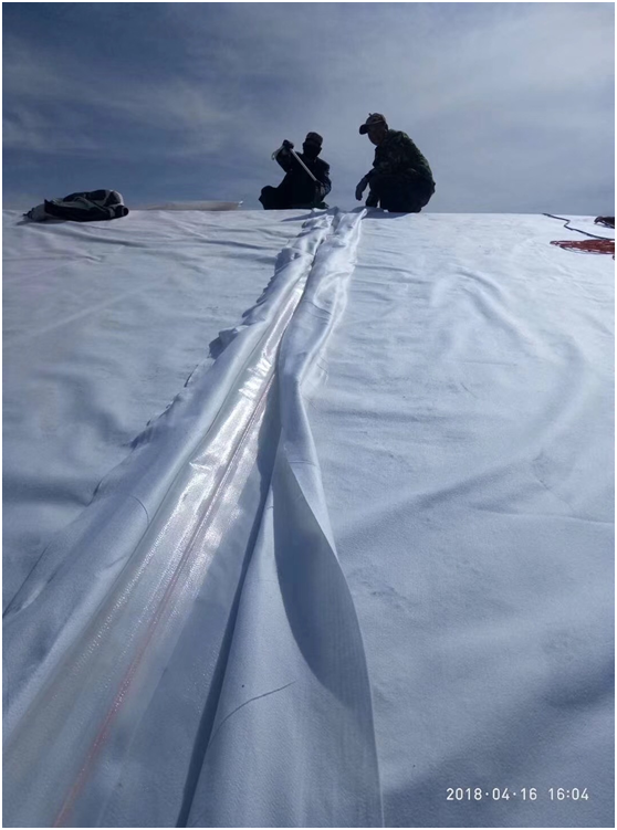 复合蜜桃永久免费膜与坝基混凝土形成坝面防渗系统