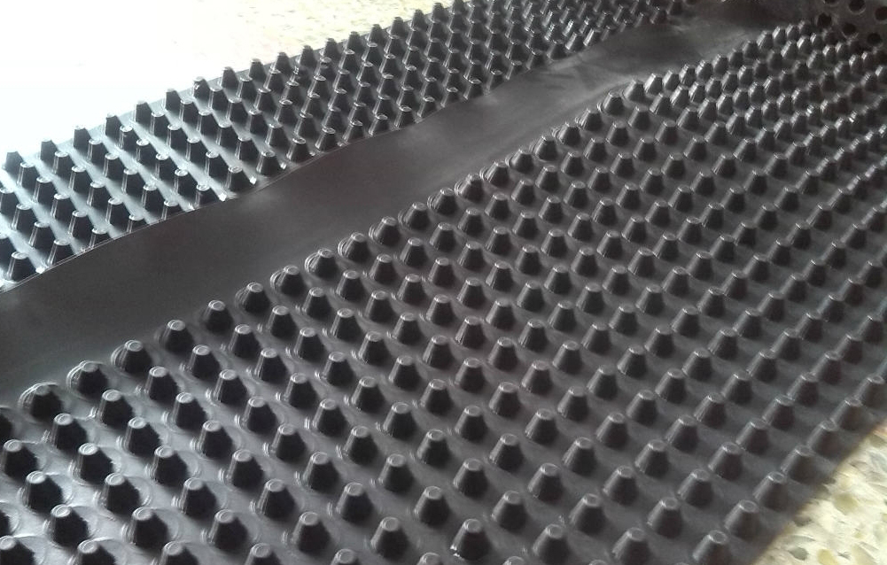 什么是塑料排水板？它比传统排水系统的优势在哪里？