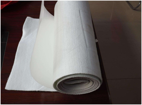 复合蜜桃永久免费膜上设置铰链式混凝土块护坡解决渗漏问题