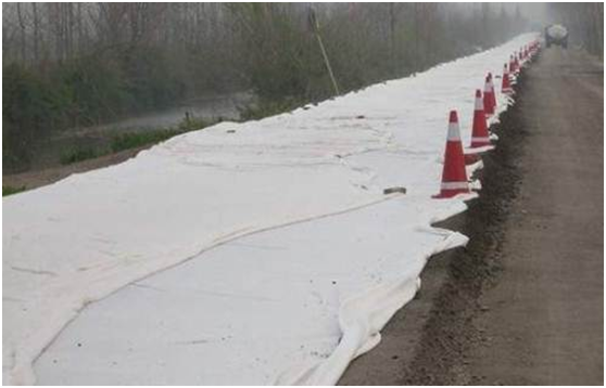 围堰模板布布与蜜桃永久免费膜合理控制基础渗水量