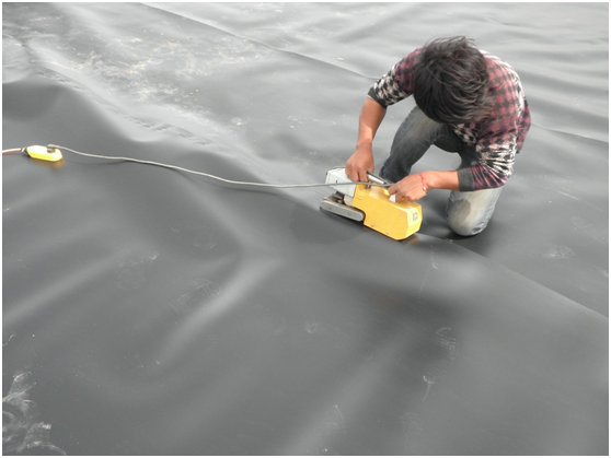 ZPR-210V型塑料焊接机如何控制复合蜜桃永久免费膜质量问题