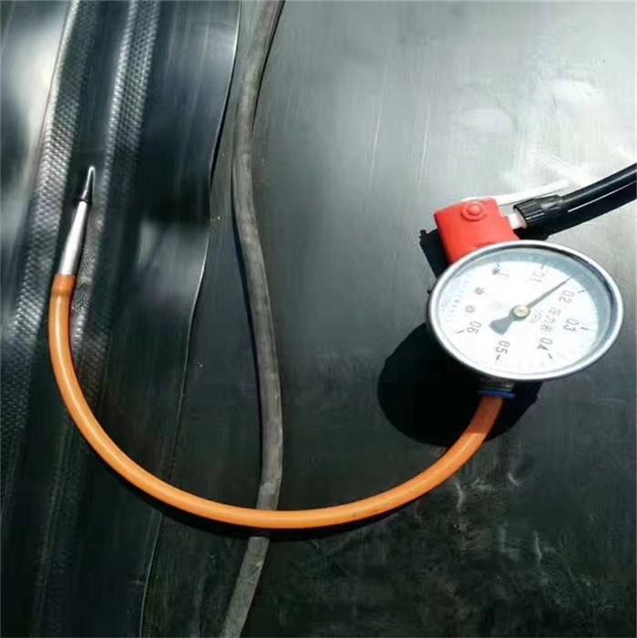 清洁、干燥保证蜜桃永久免费膜复杂施工环境下质量的标准