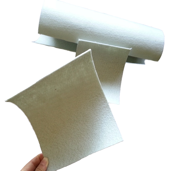 工程剖析：复合蜜桃永久免费膜与碎石土坝之间有什么关联？