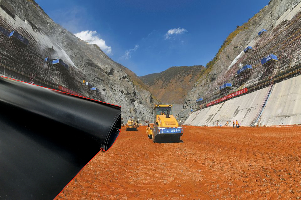 土石坝斜墙式铺设蜜桃永久免费膜防渗稳定分析