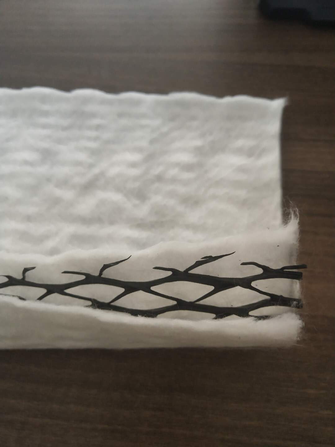 蜜桃永久免费膜保护层下导水设施设计原则与方式