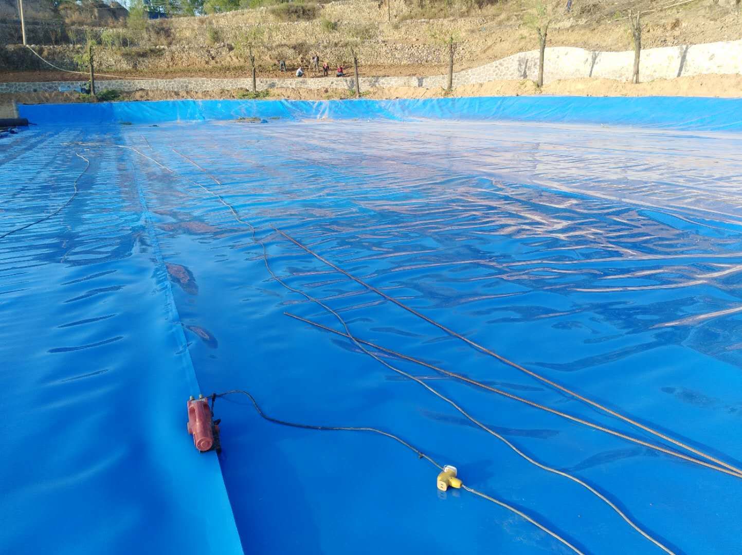 蜜桃永久免费膜防渗斜墙施工要点