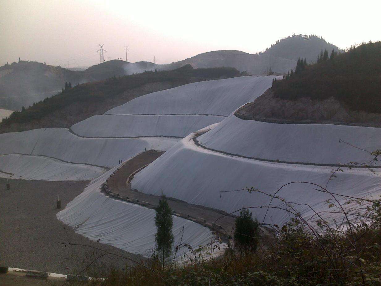 复合蜜桃永久免费膜的渗漏量计算包括哪些方面？