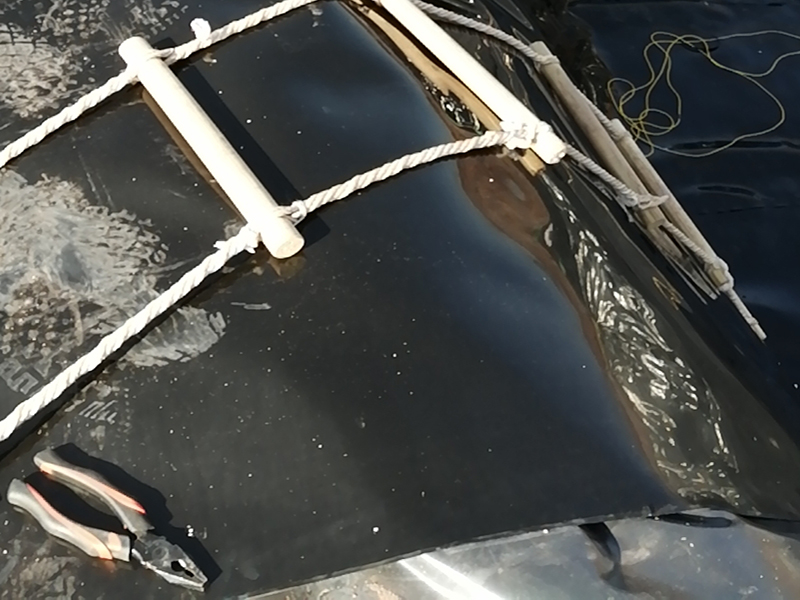 蓄水池防渗中,塑料类和复合蜜桃永久免费膜均有应用