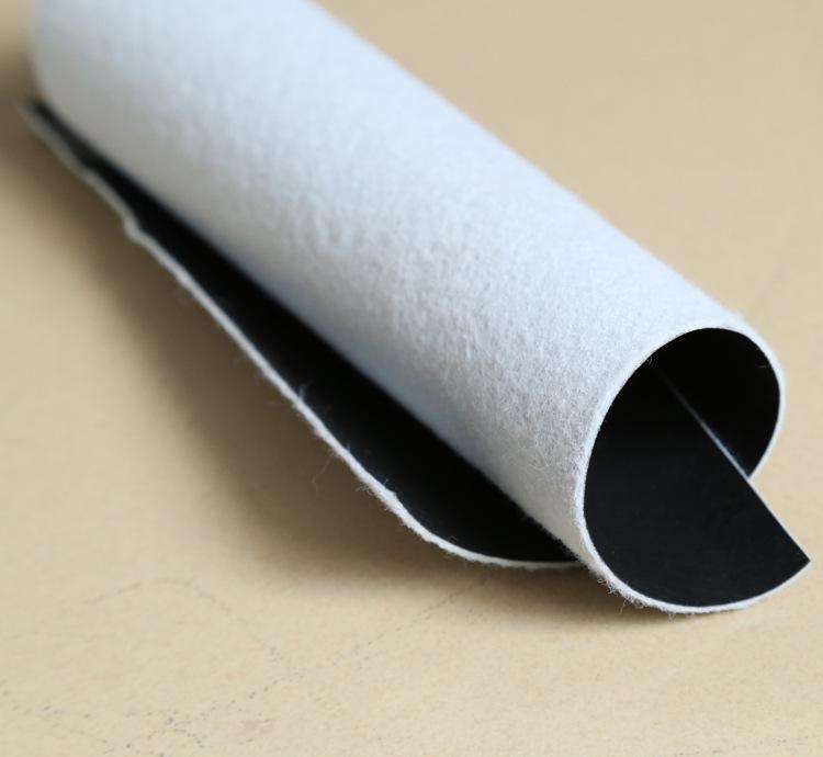 围堰堰体防渗采用复合蜜桃永久免费膜心墙形式节省投资较为重要