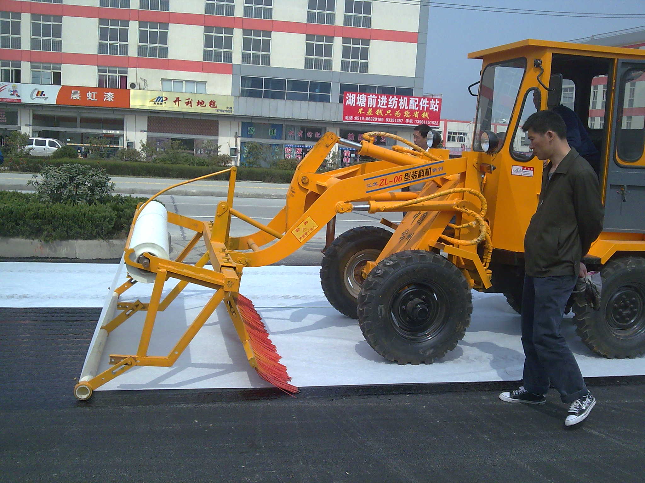 短纤针刺非织造蜜桃永久免费布的材料质量对于工程建设而言至关重要