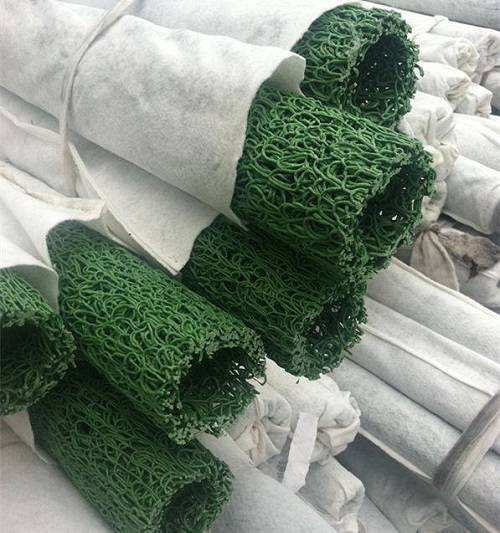 植物纤维毯具有抗冻、抗潮、防冲刷、吸水保湿等优点