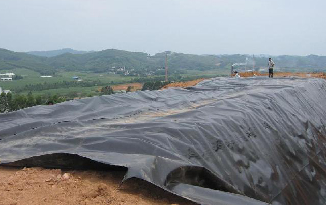 不透水蜜桃永久免费膜在不良地质路基的处理